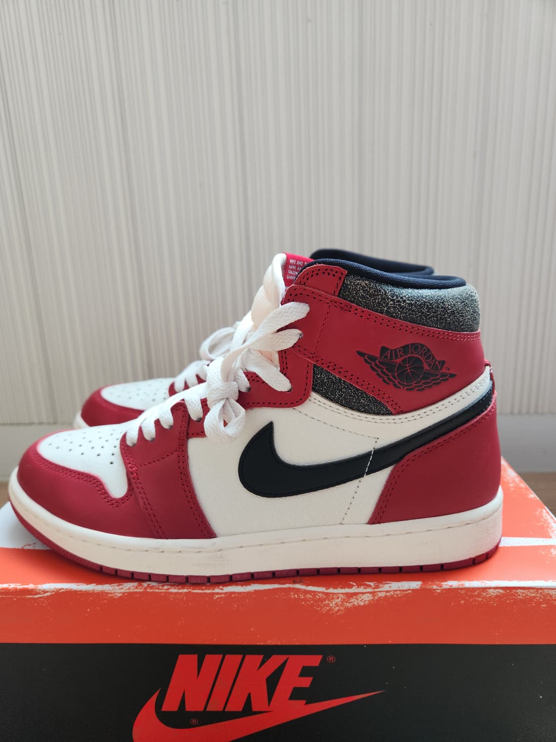 조던 1 레트로 하이 OG 시카고 로스트 앤 파운드 상품이미지3