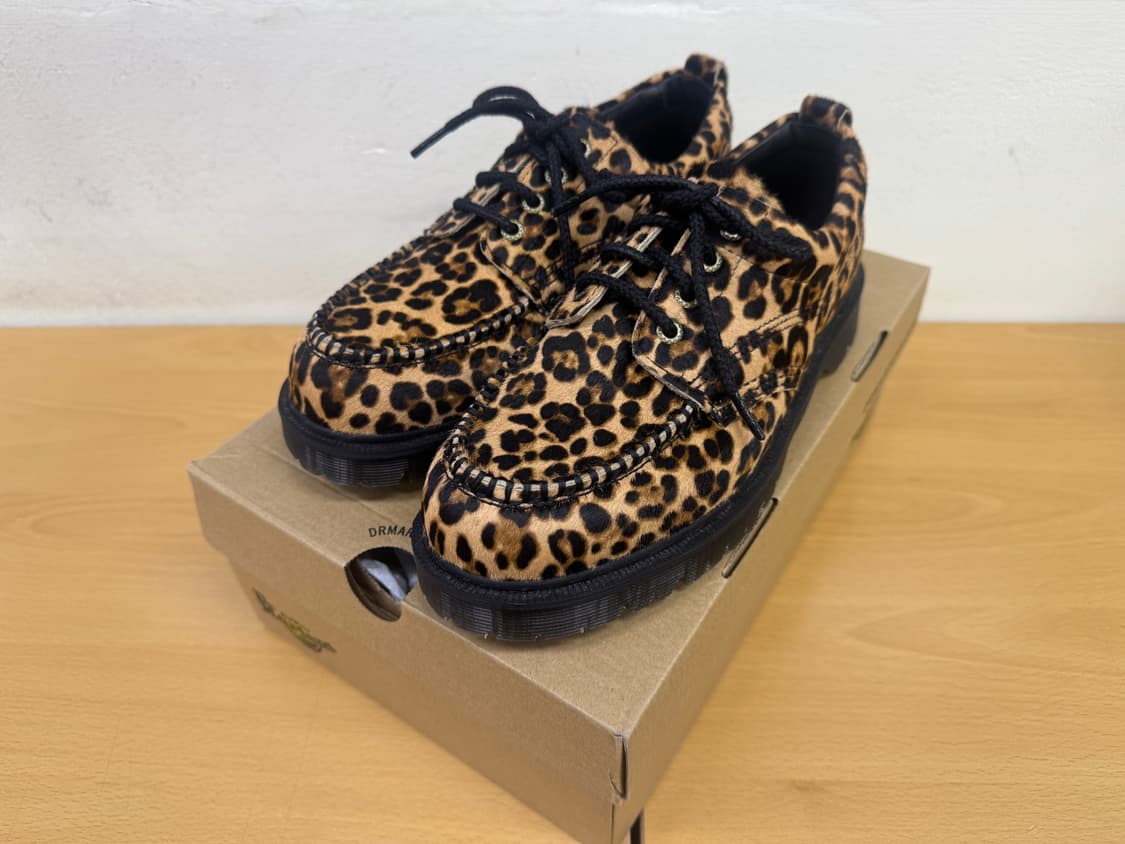 닥터마틴 로웰 아카이브 레오파드 헤어온 상품이미지1