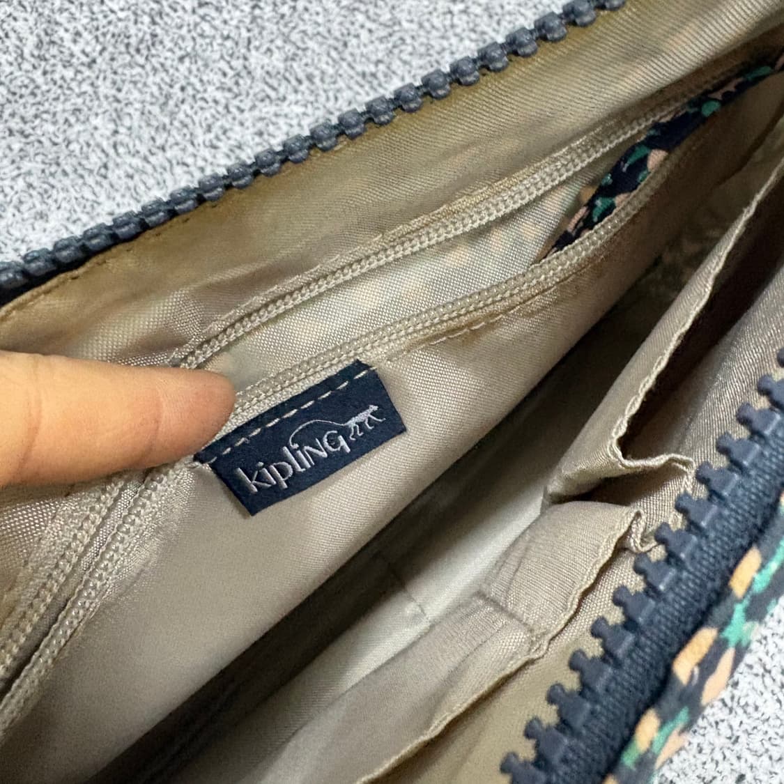 키플링 가비 크로스백 0304J 상품이미지4