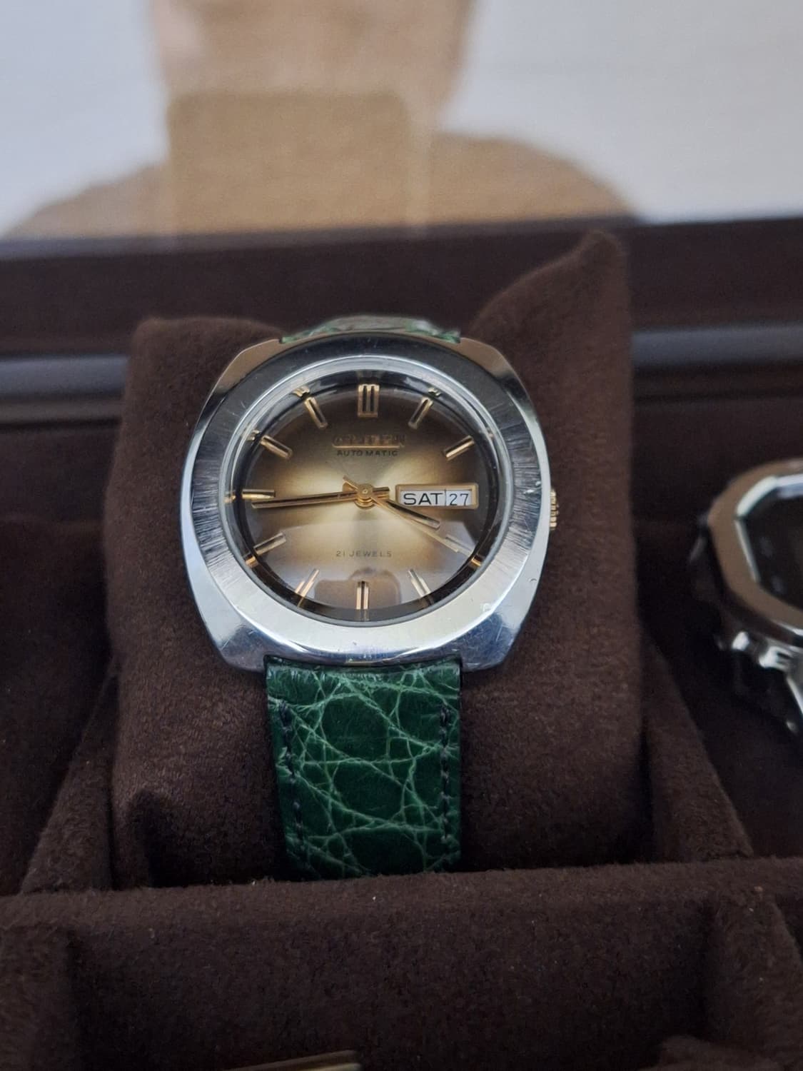 시티즌 70s 빈티지 오토매틱 스퀘어드 시계 판매합니다 상품이미지3