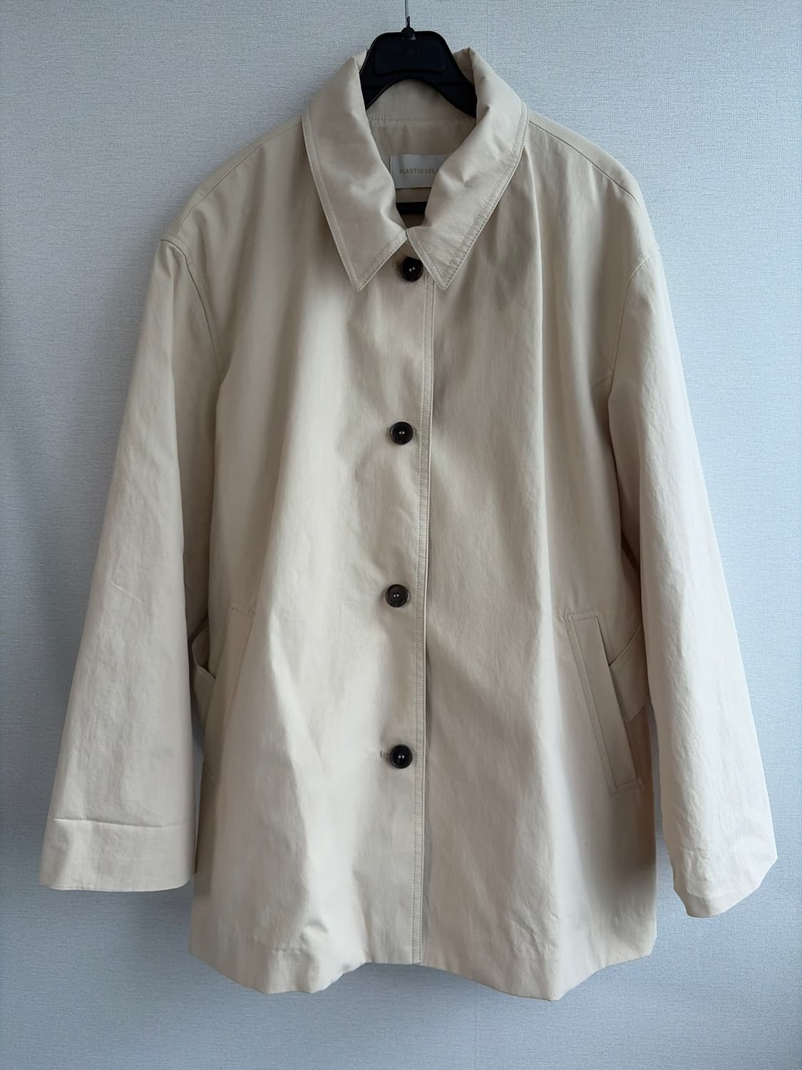 플라스틱아일랜드 베이지 맥코트 M 상품이미지1