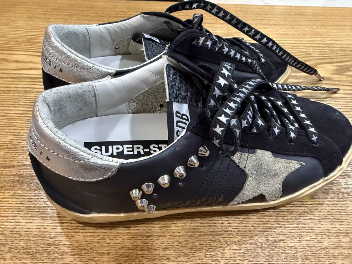 골든구스 슈퍼스타 블랙 스터드 스니커즈 240(36) 상품이미지5