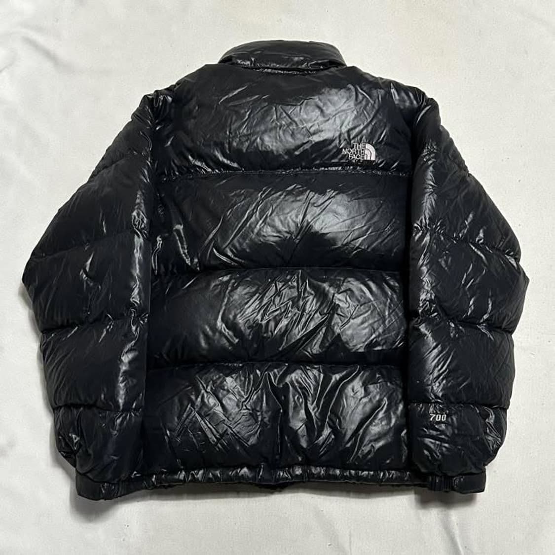 노스페이스 블랙 유광 700 눕시 패딩 상품이미지3