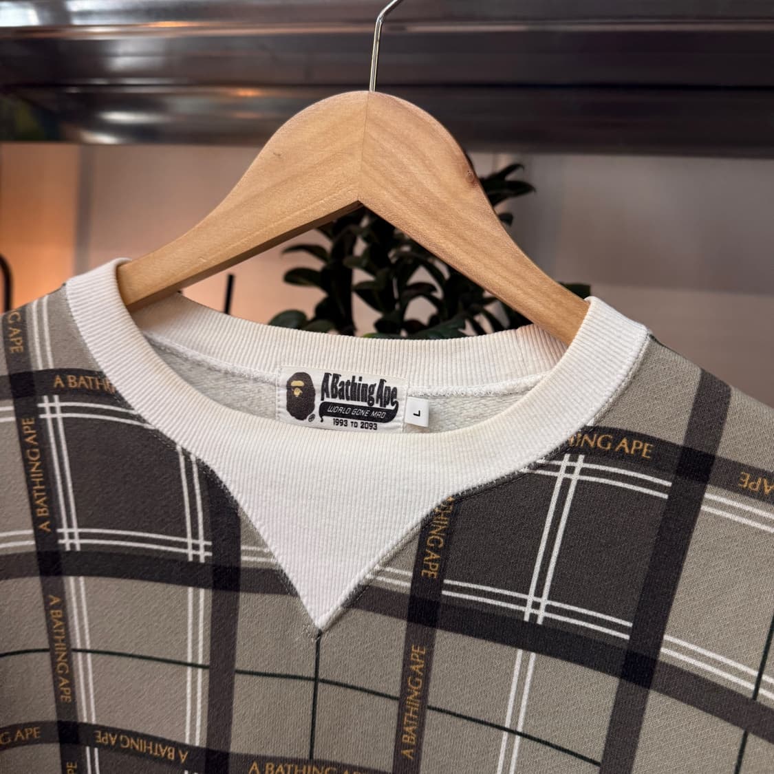 베이프 릴렉스핏 로고 체크 크루넥 릴렉스 핏 L L~XL 추천 상품이미지2