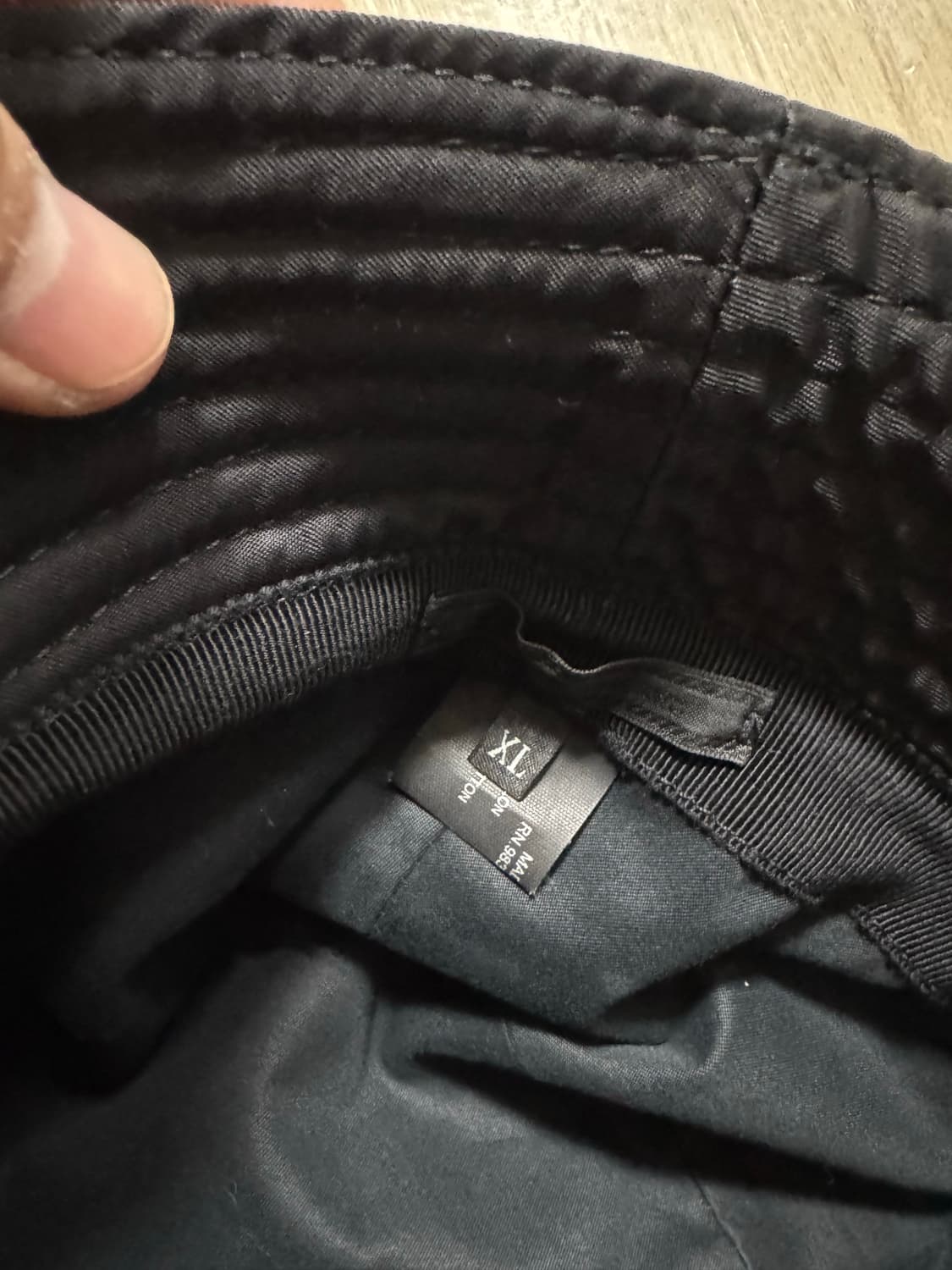 프라다 리나일론 버킷 햇 상품이미지5