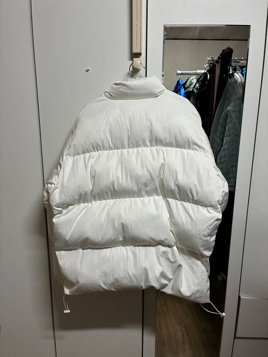 [새상품] 무드인사이드 화이트 패딩 (Free 사이즈) 상품이미지4