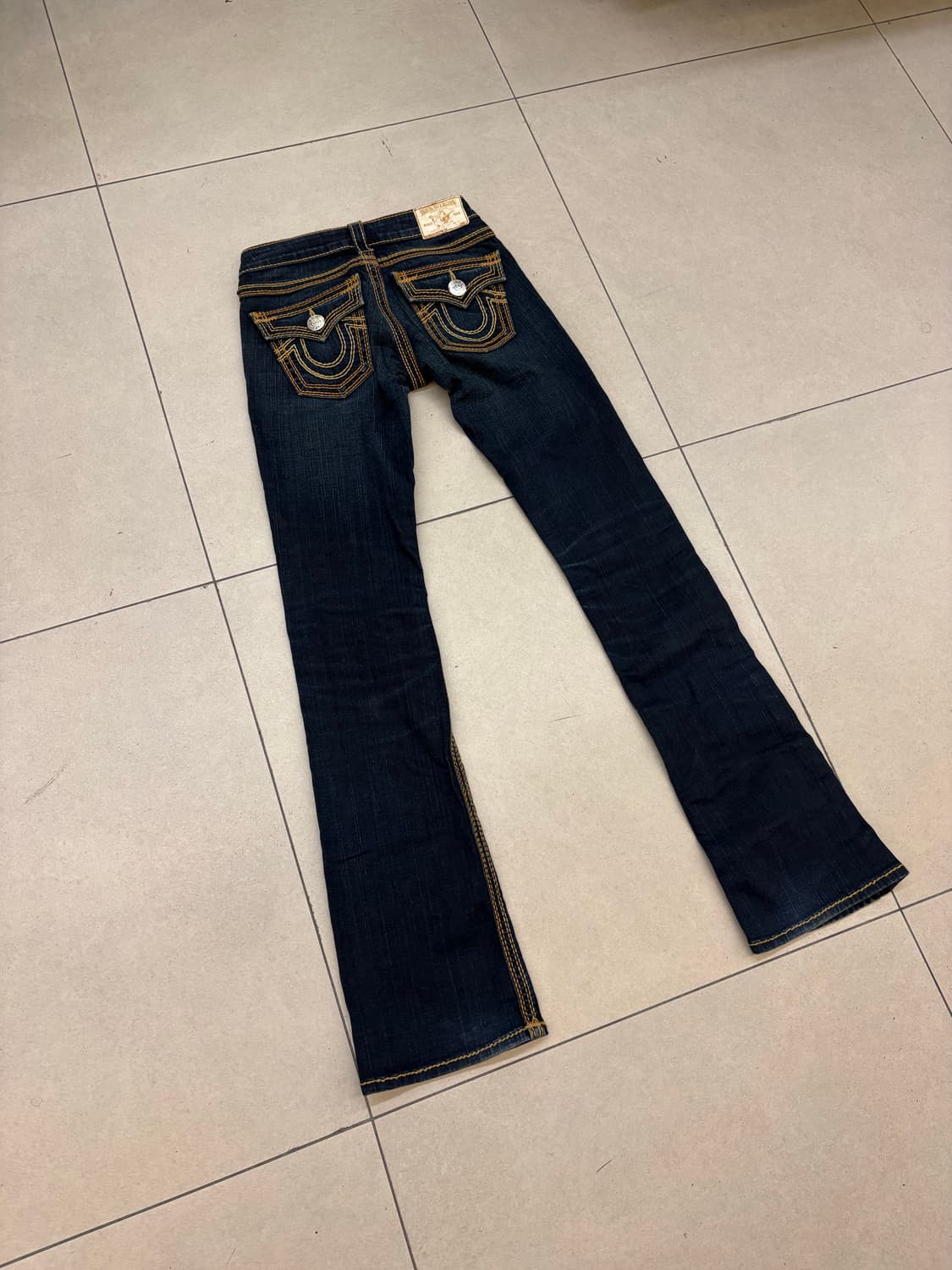 [ 23 ] 트루릴리전 BECKY QT 부츠컷 데님 상품이미지6