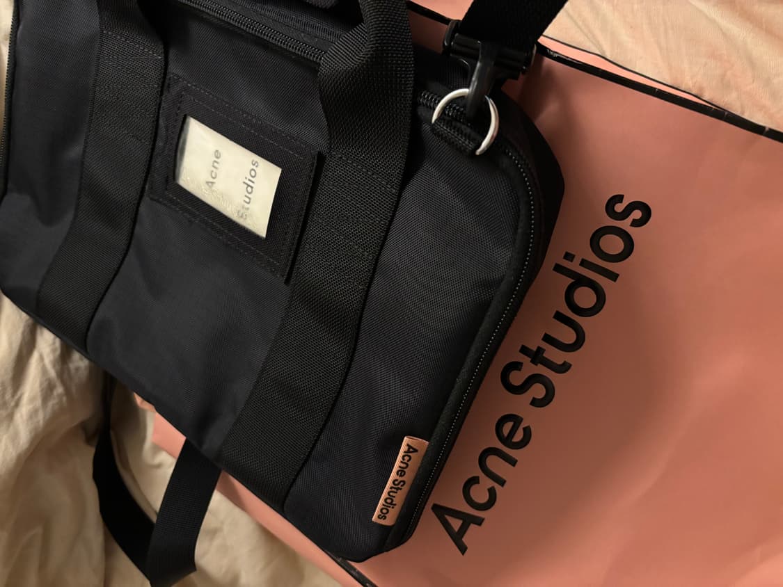 [새제품] 아크네 스튜디오 랩탑백 블랙 상품이미지4