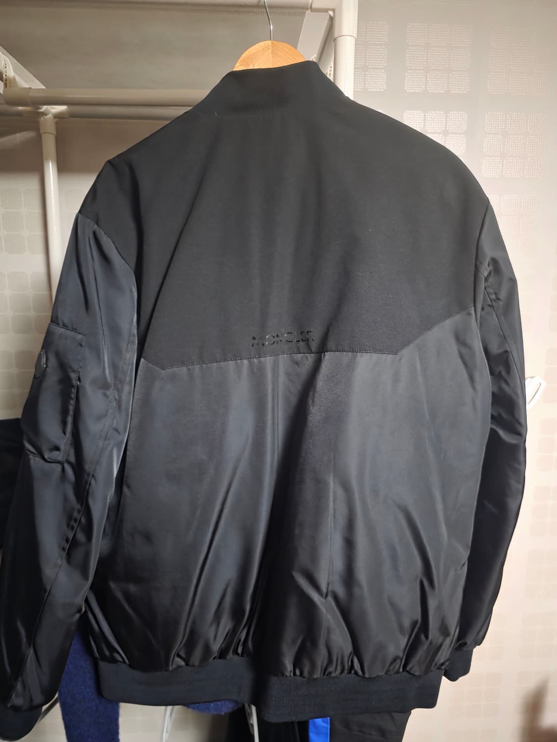 몽클레르 봄버 자켓 상품이미지2