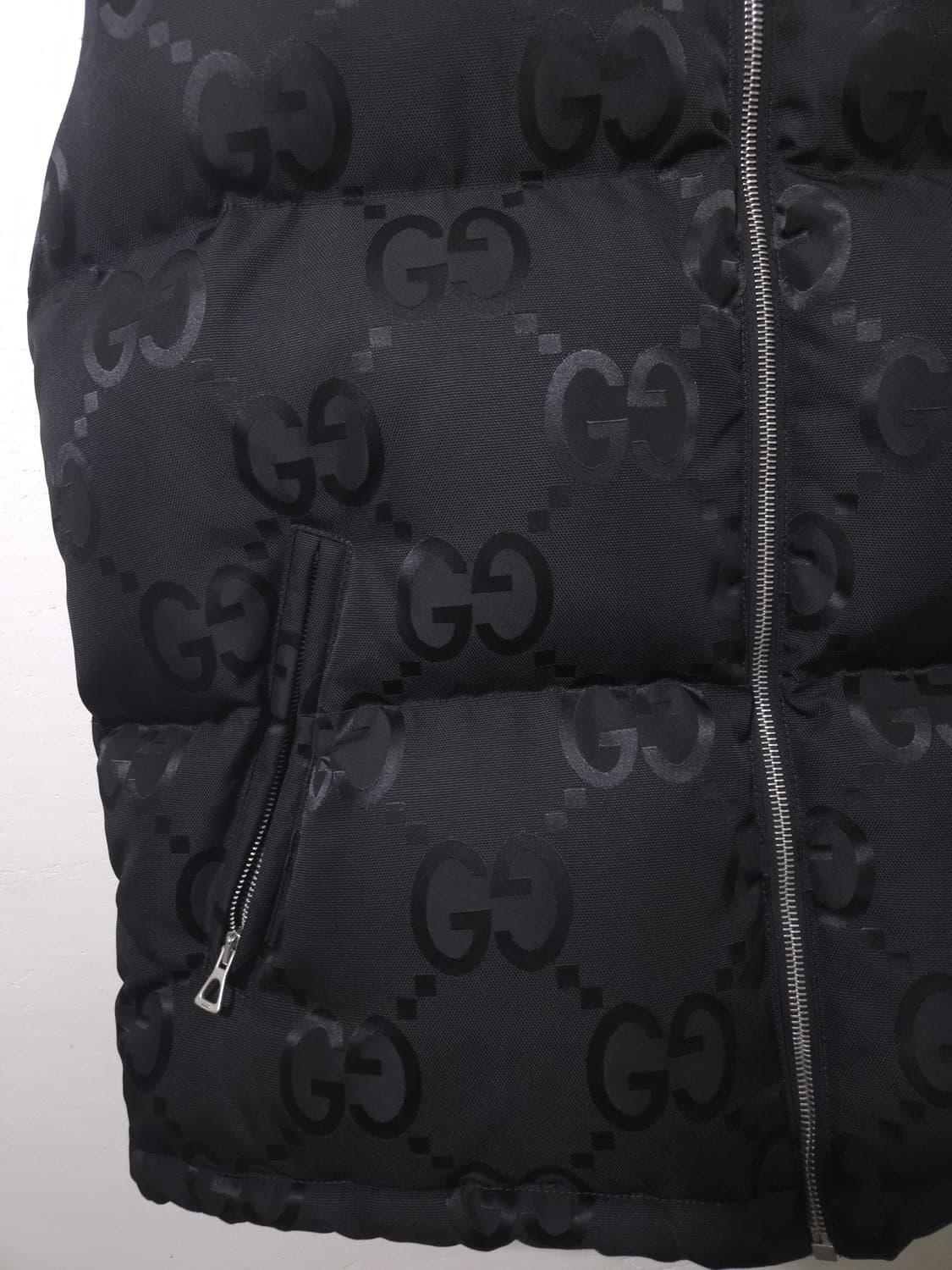 [새상품급] 구찌 풀 모노그램 패딩 조끼 46 Size 상품이미지5