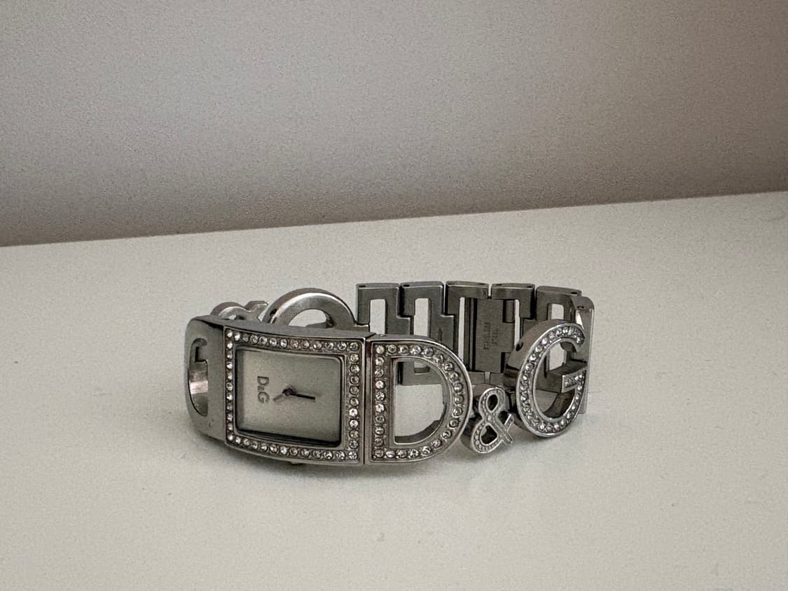 돌체앤가바나 큐빅로고 뱅글시계 상품이미지1