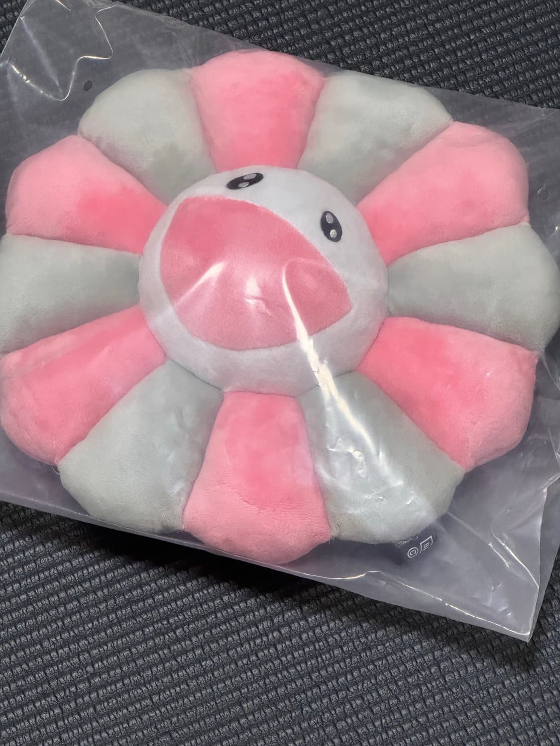 (미개봉 새상품) 무라카미 다카시 x 블랙핑크 쿠션 상품이미지1