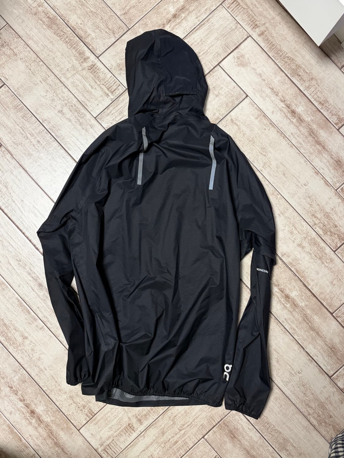 온러닝 울트라 자켓 M 판매 상품이미지2