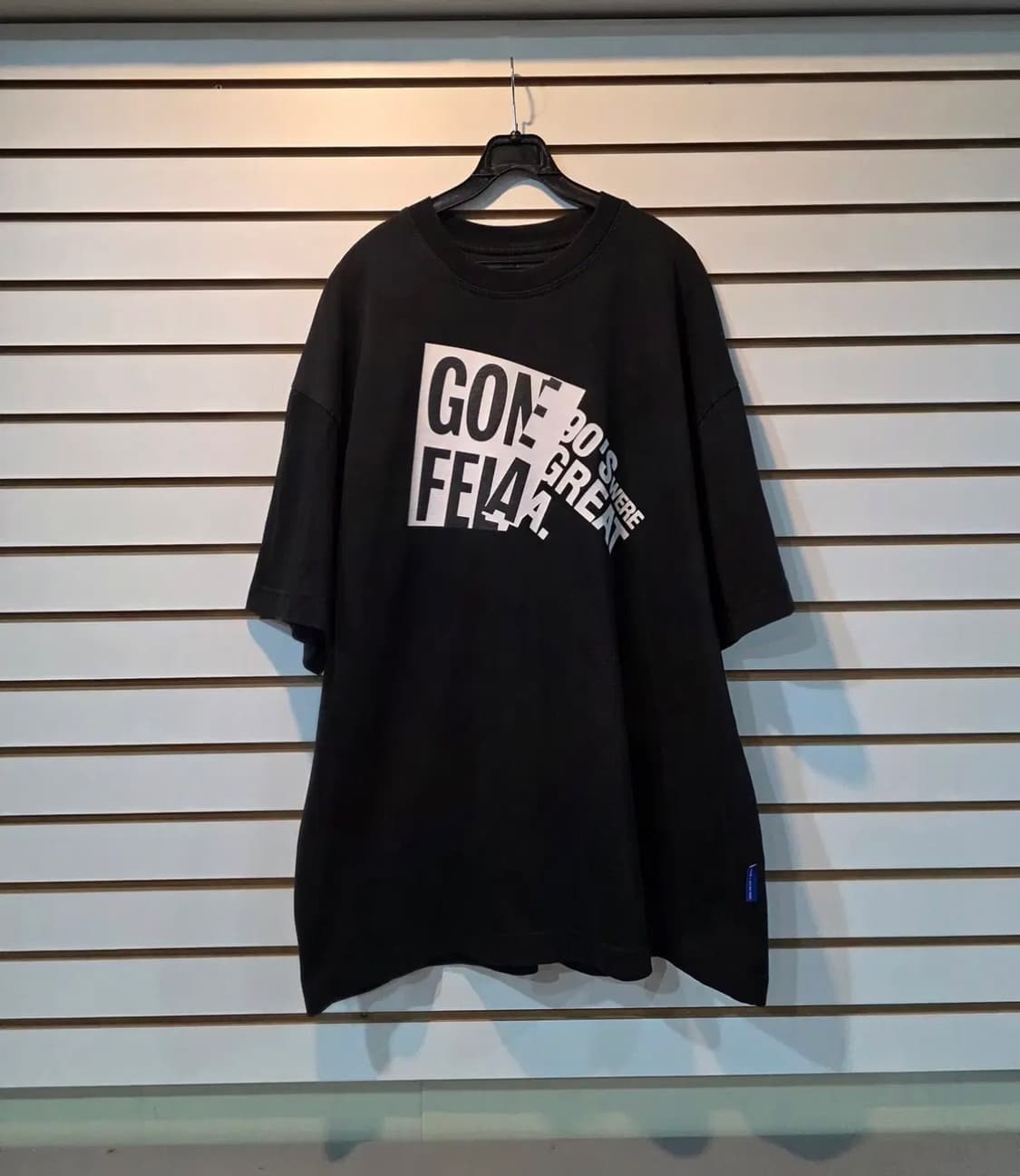 (남녀공용) 페인팅 포인트 반팔 박스티 상품이미지1