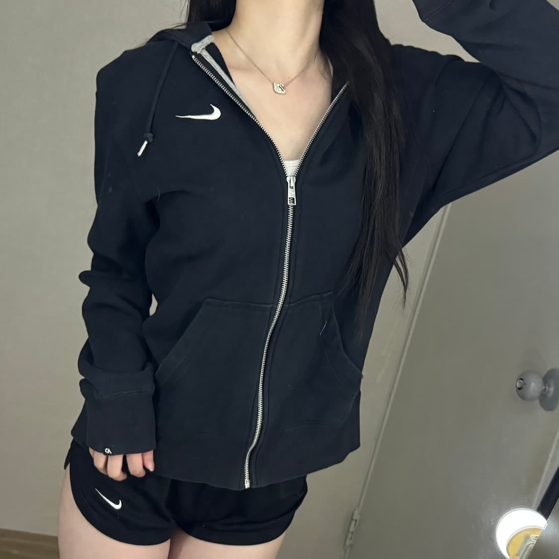 나이키 스우시로고 후드집업 🤍🖤 상품이미지1