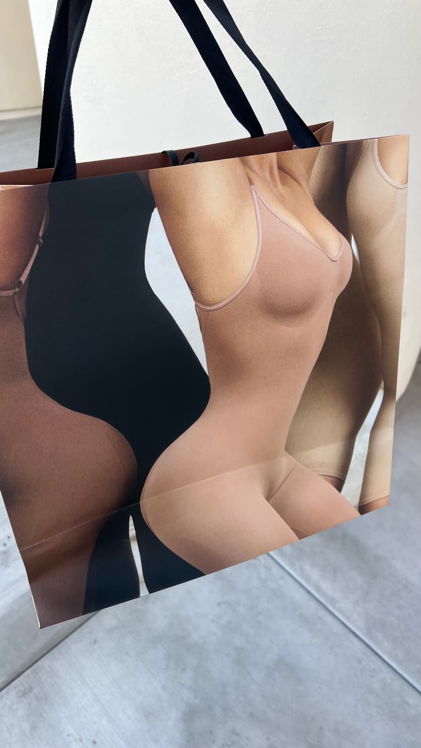 [새상품] SKIMS 스킴스 티셔츠 코코아 상품이미지4