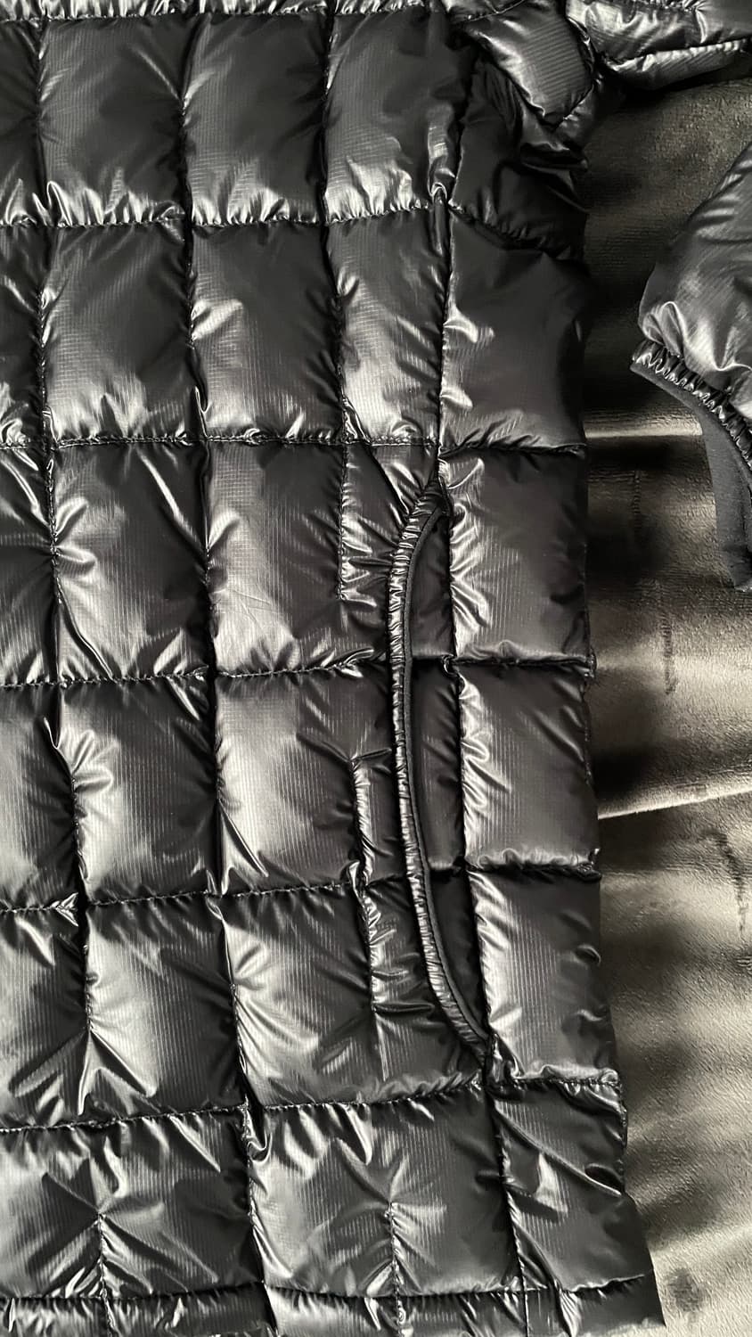 택포함 새상품 몽벨 경량패딩 플라즈마 1000 다운 자켓 L 블랙 상품이미지5