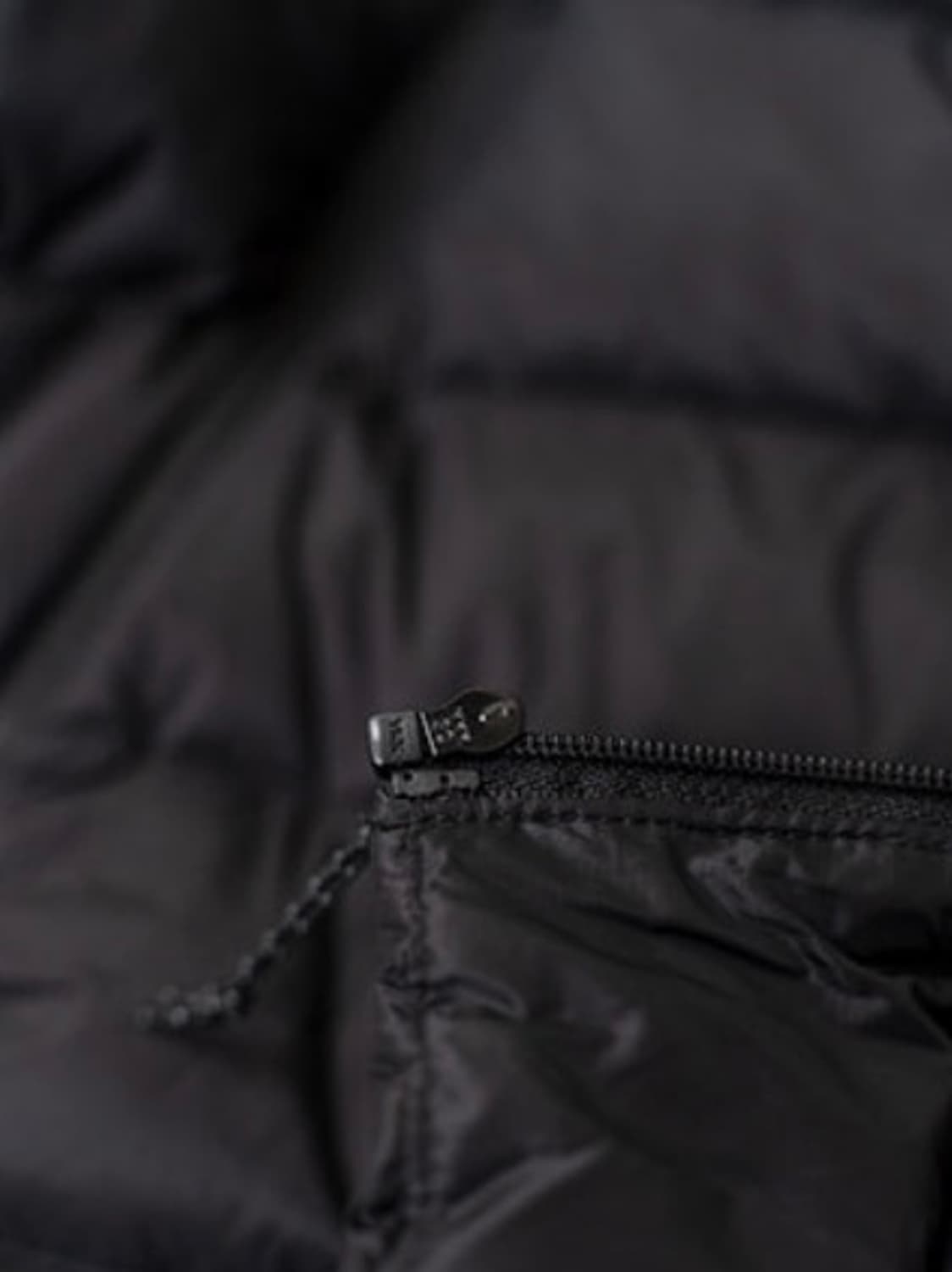 가격제시) 팝니다Arc'teryx Cerium LT Hood Jacket 상품이미지3