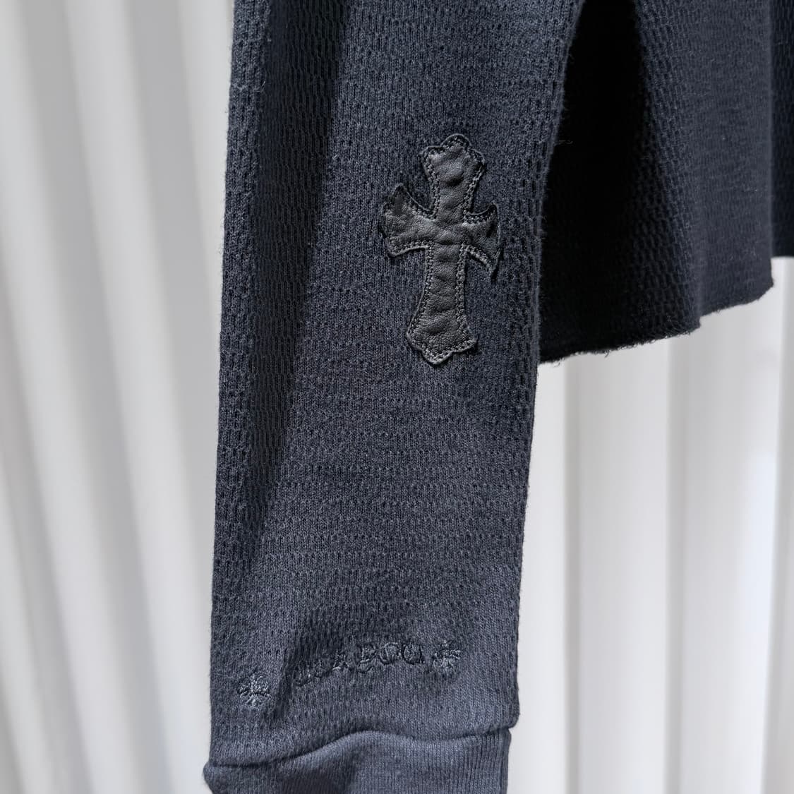 (A+/S) / 크롬하츠 레더 패치 크롭 니트 블랙 상품이미지2