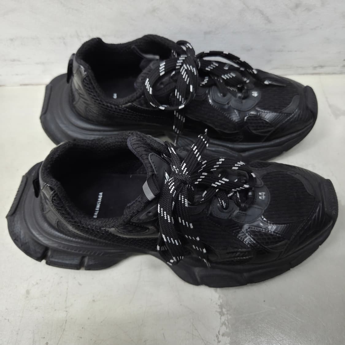 발렌시아가 3xl 올블랙 44사이즈 상품이미지2