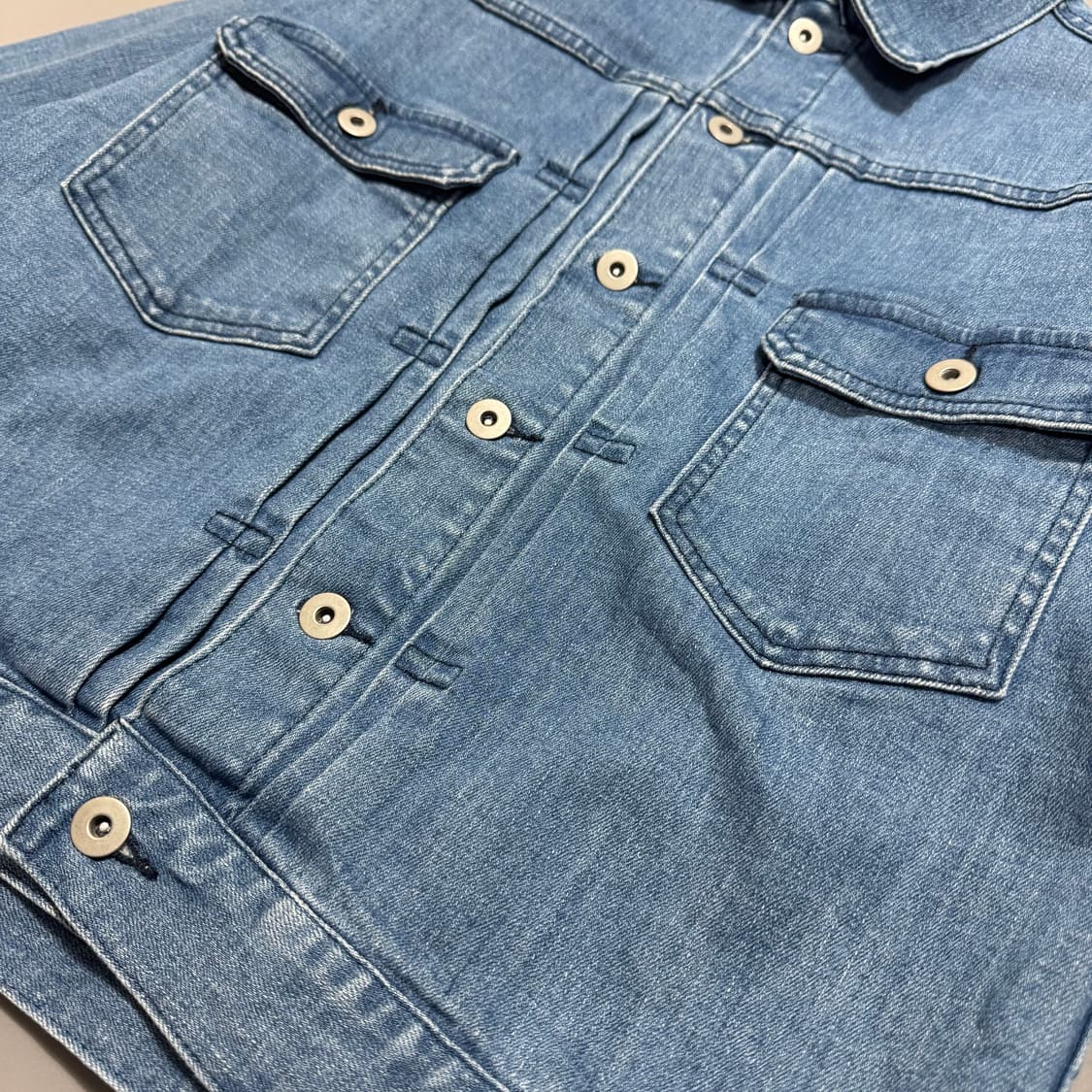 빔즈(BEAMS HEART) 라이트블루컬러 TYPE2 데님 트러커 자켓 상품이미지4