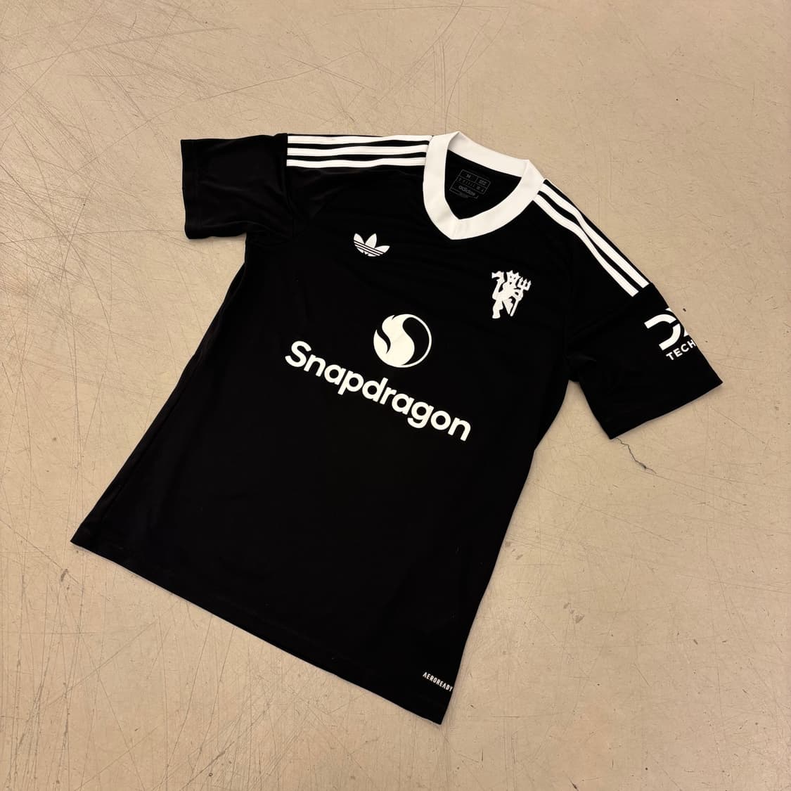 아디다스 맨유 블랙 유니폼 상품이미지1