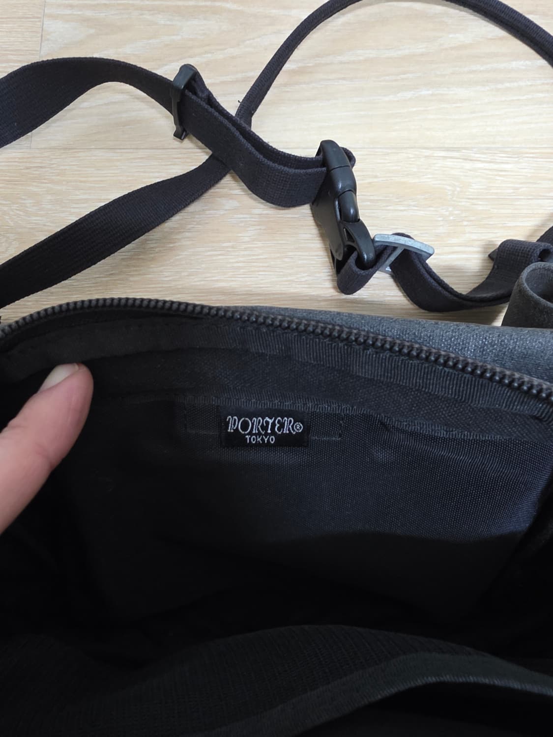 PORTER 블랙 가죽x캔버스 힙색 상품이미지3