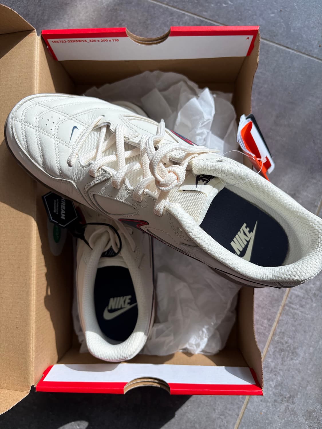 나이키 가토 페일 아이보리 유니버시티 레드 상품이미지3