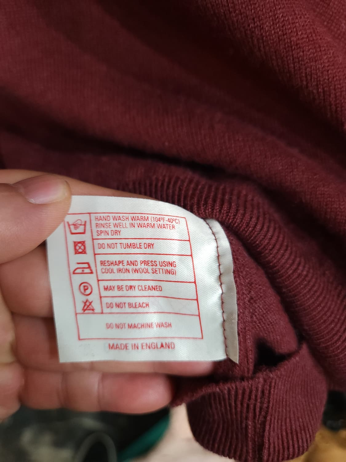 존스메들리 버건디 라운드 니트

 상품이미지5