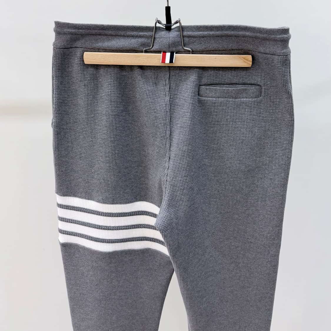 [미사용/2] 톰브라운 사선완장 와플 트레이닝 조거팬츠 바지 그레이 상품이미지6
