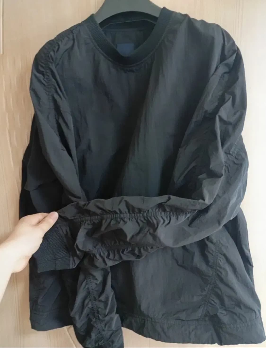 준지 셔링 나일론 맨투맨 상품이미지3