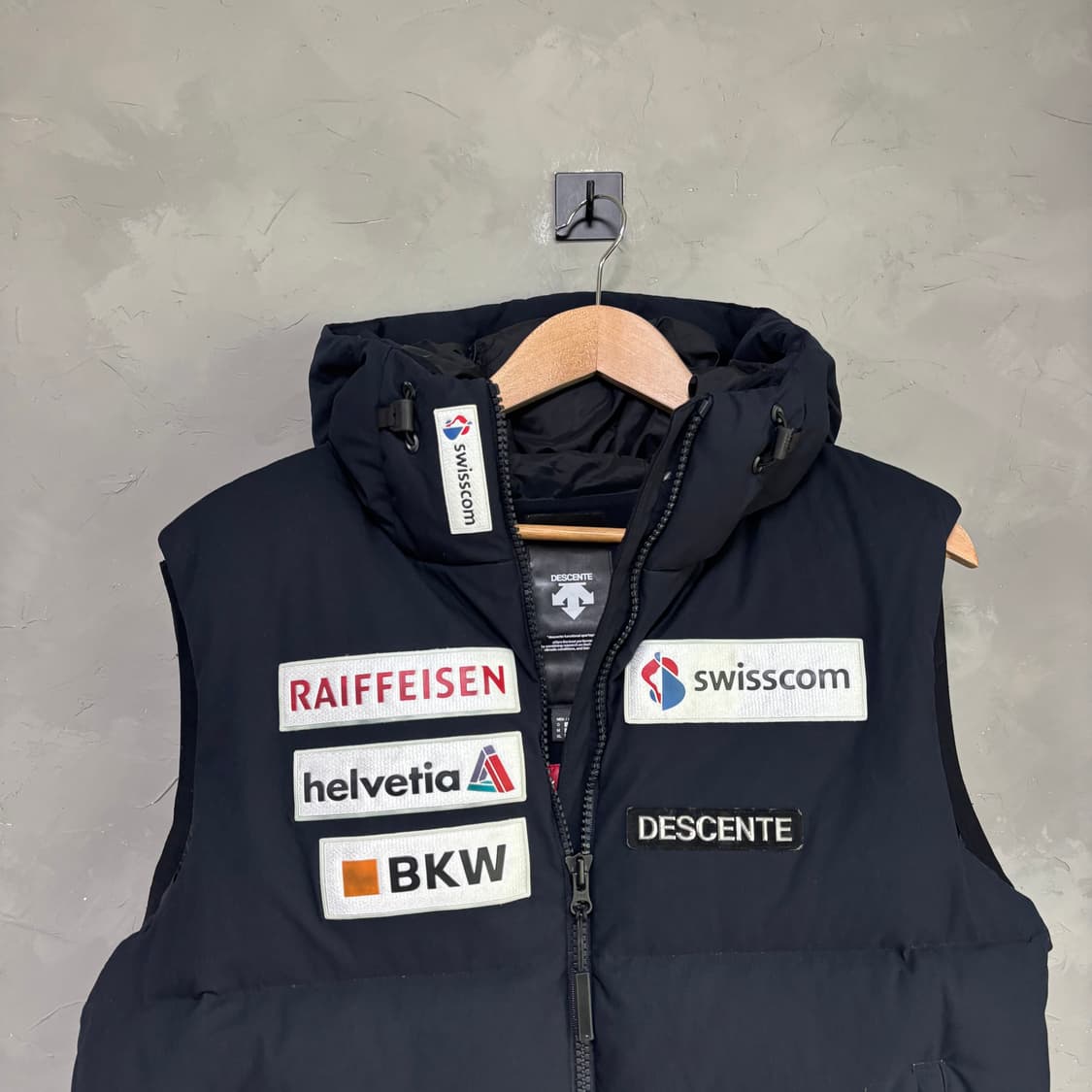 데상트 아우디 덕 다운 패딩 조끼 상품이미지2