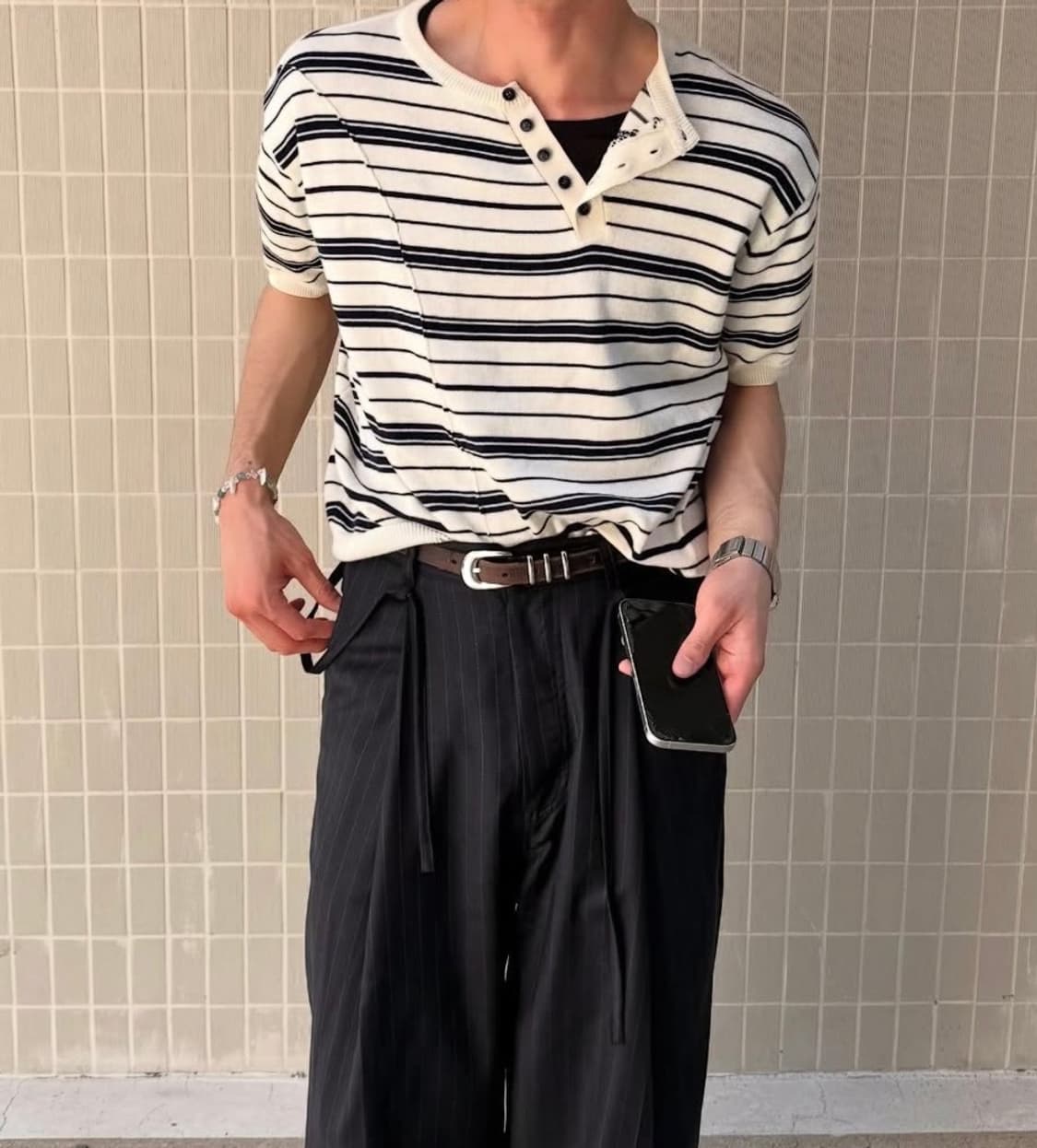 웨이비니스 Diagonal Flow Henley Neck Half Kni 상품이미지1