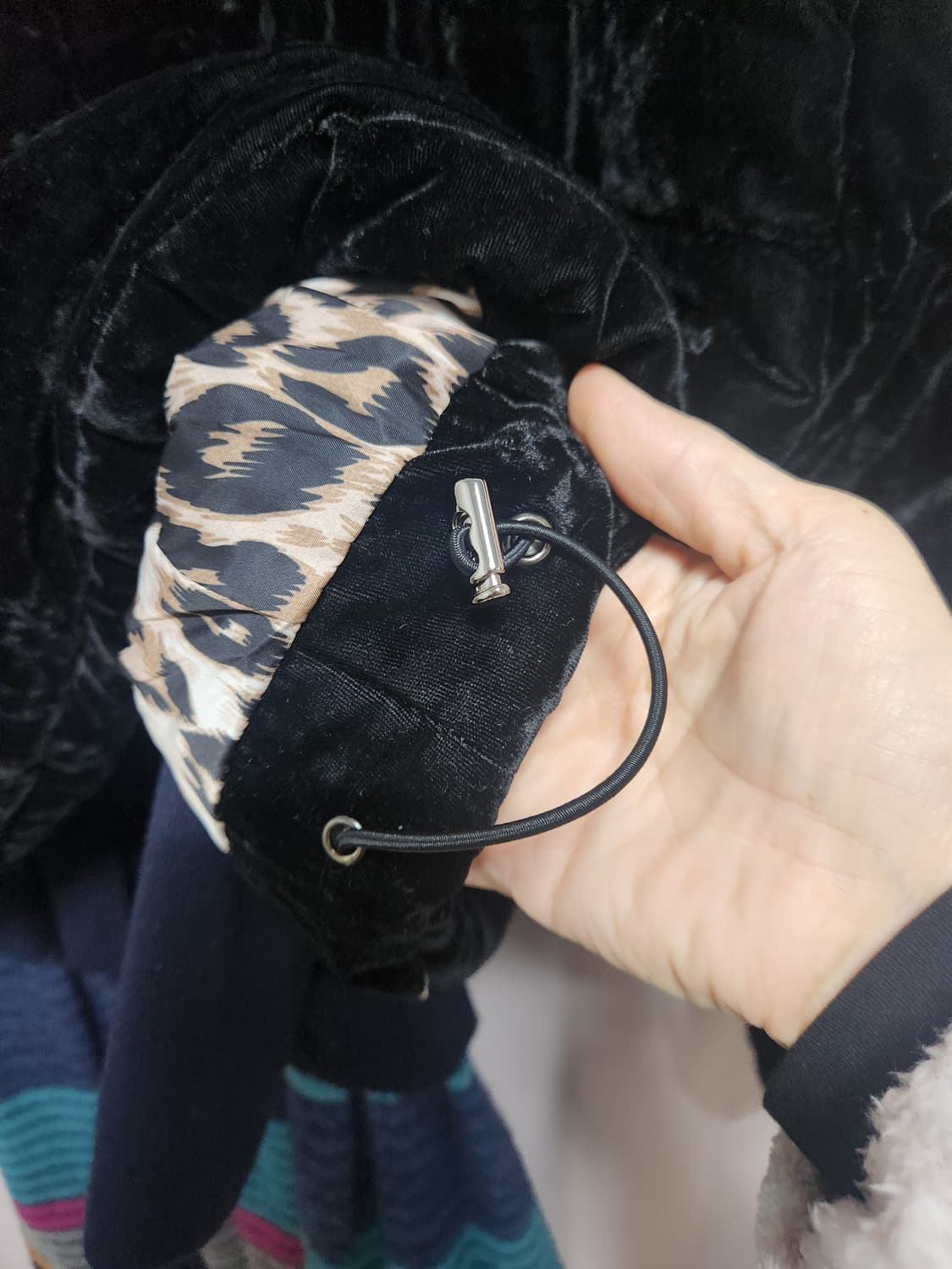 11AM 벨벳 블랙 숏패딩 점퍼 상품이미지5