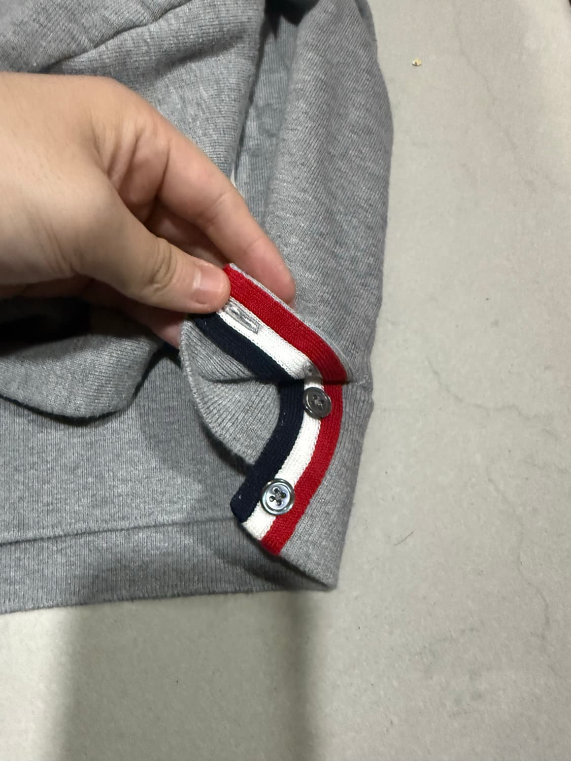 [당일출고,3사이즈] 톰브라운 백삼선 센터백 후드집업 상품이미지6