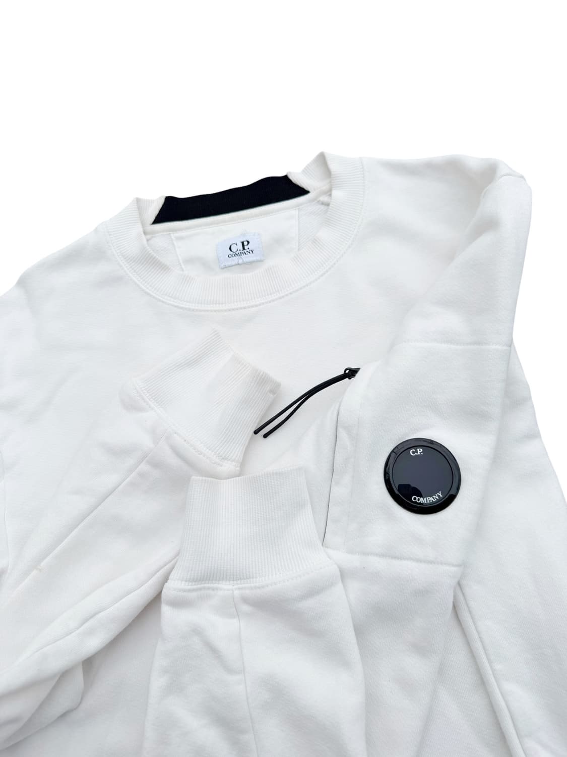 C.P. Company 씨피컴퍼니 렌즈 맨투맨 상품이미지2