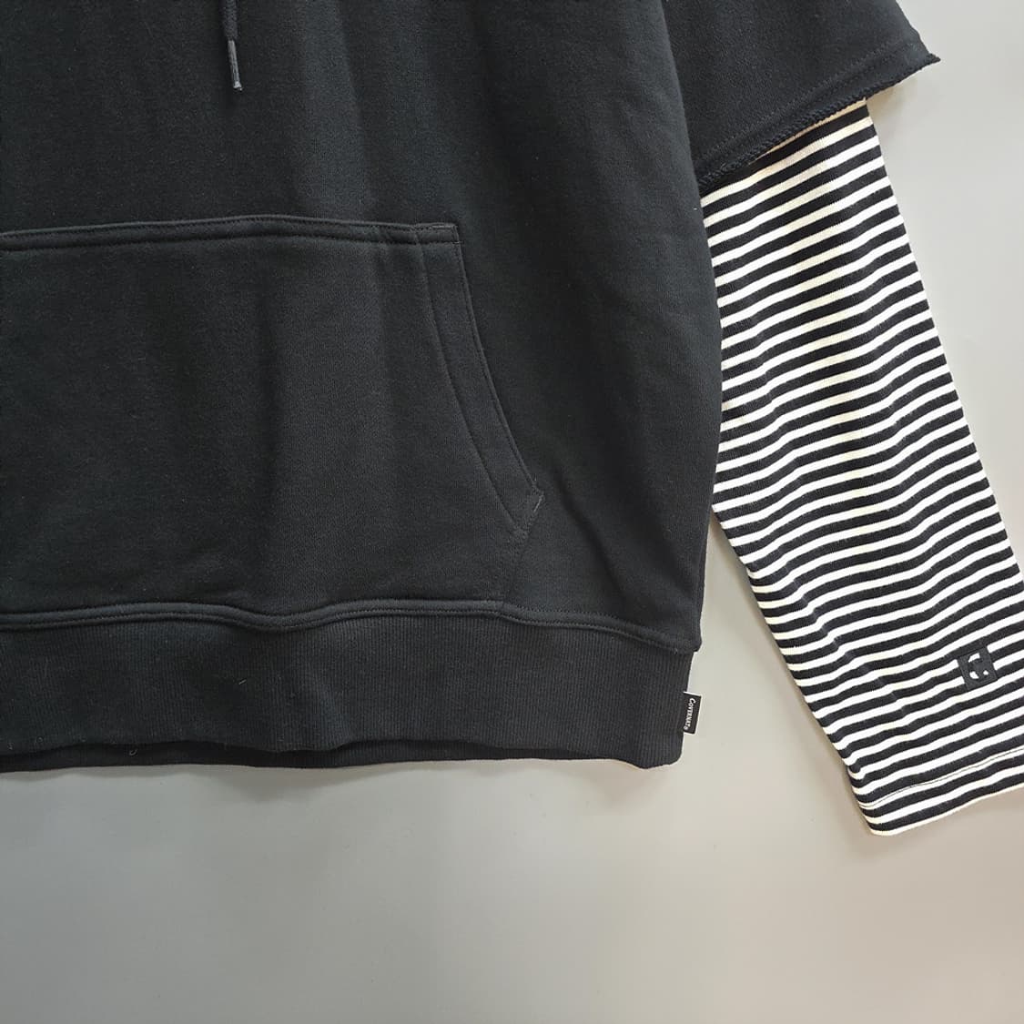 새제품)커버낫(COVERNAT) 레이어드 후드티 S 상품이미지3