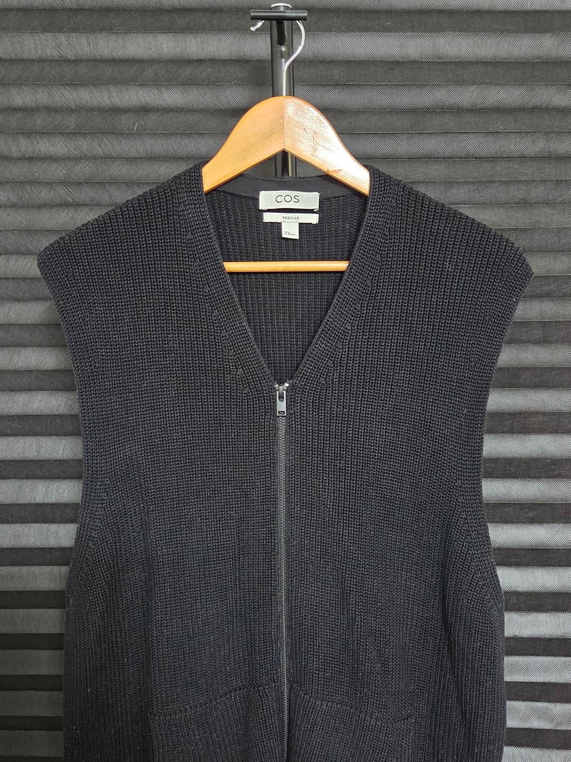 [코스] 코튼 투웨이 집업 니트 베스트 | 00121 상품이미지2