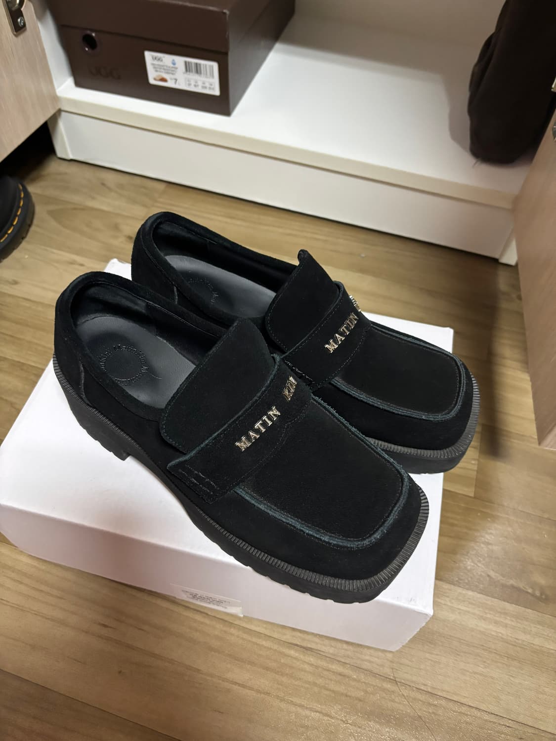 마뗑킴 스웨이드 스퀘어 로퍼 235 상품이미지1