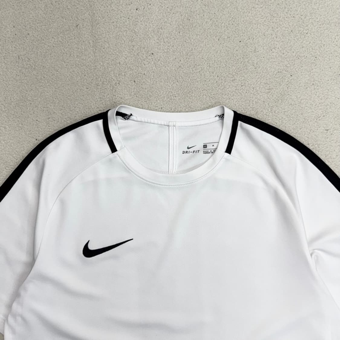 NIKE 드라이핏 반팔 티 M 상품이미지2
