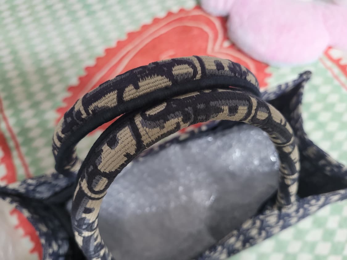 무료배송) 디올 북 토트 미디움 백 상품이미지7