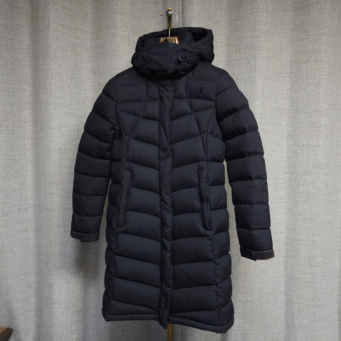 95 ) 잭울프스킨 여성 필파워 800 거위털 블랙 롱패딩 상품이미지3