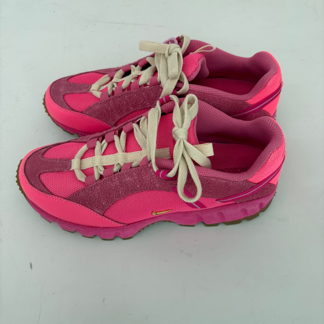 나이키 x Jacquemus 에어 휴마라 LX 핑크 플래쉬 상품이미지3