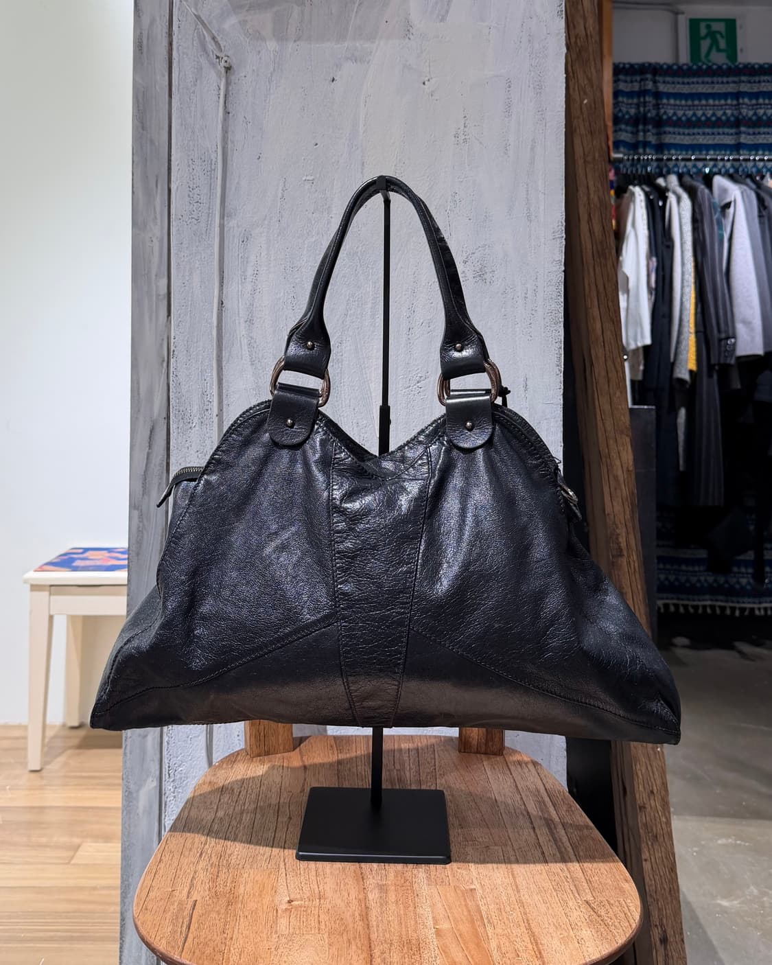 펜디 블랙 디아블로 레더 숄더백 상품이미지4