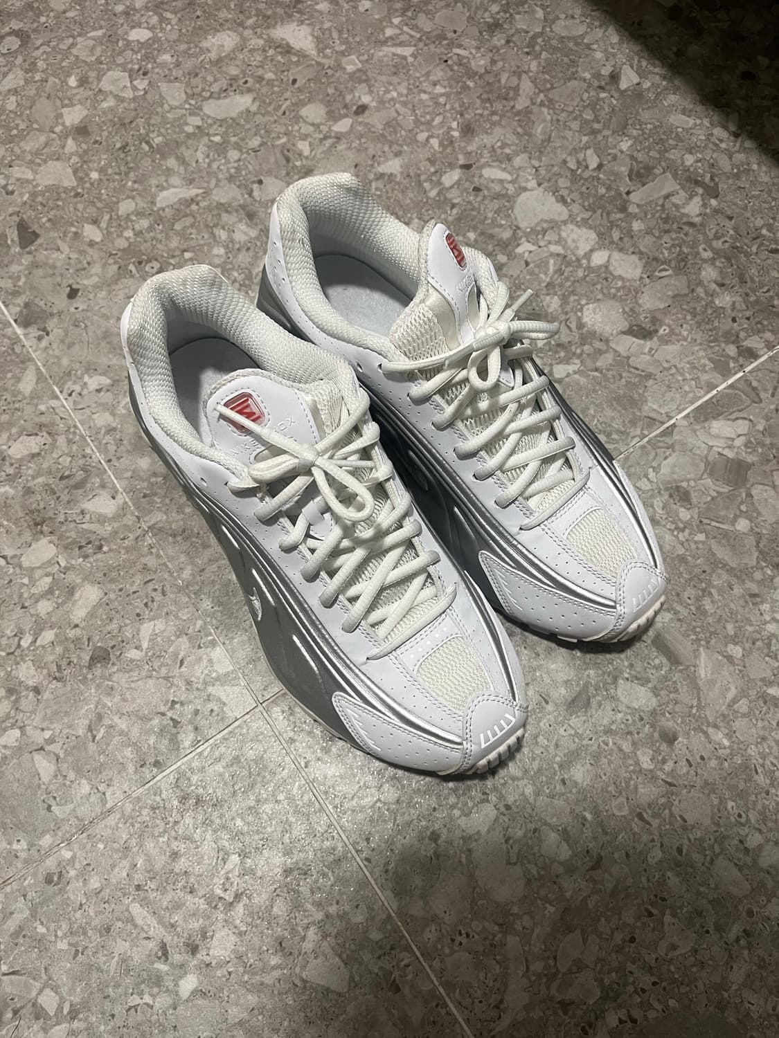 나이키 샥스 R4 250사이즈 상품이미지3