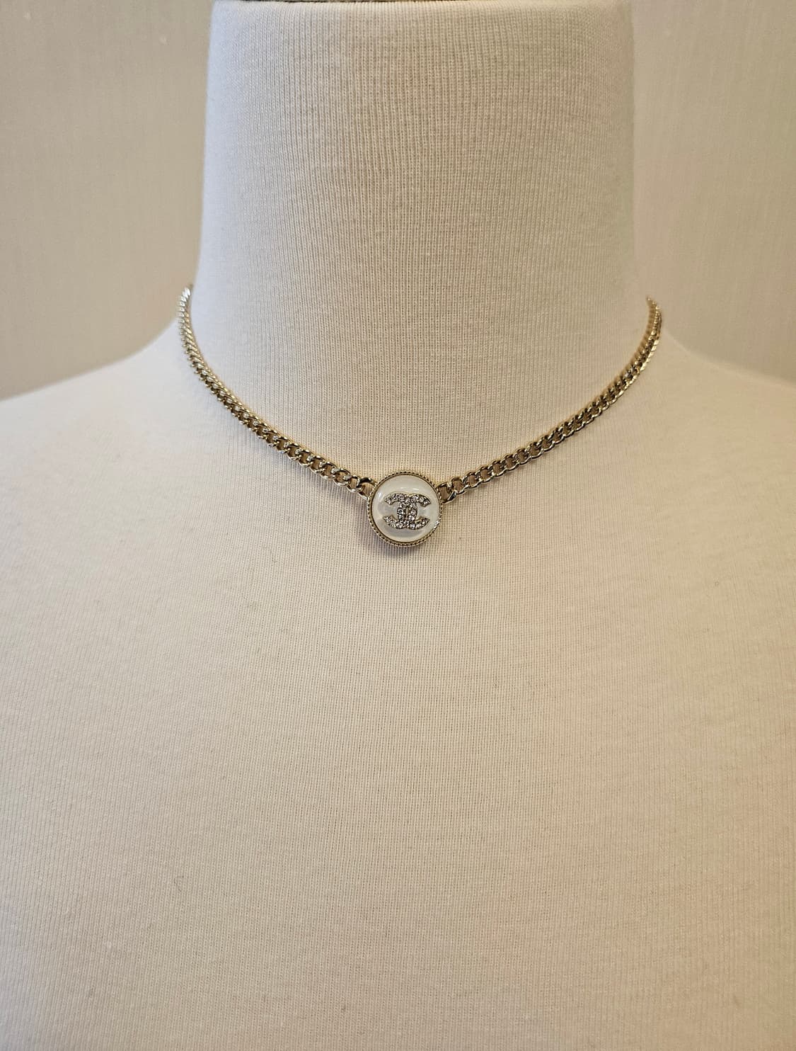 샤넬 화이트레진 CC 체인목걸이 골드 업사이클링 상품이미지8