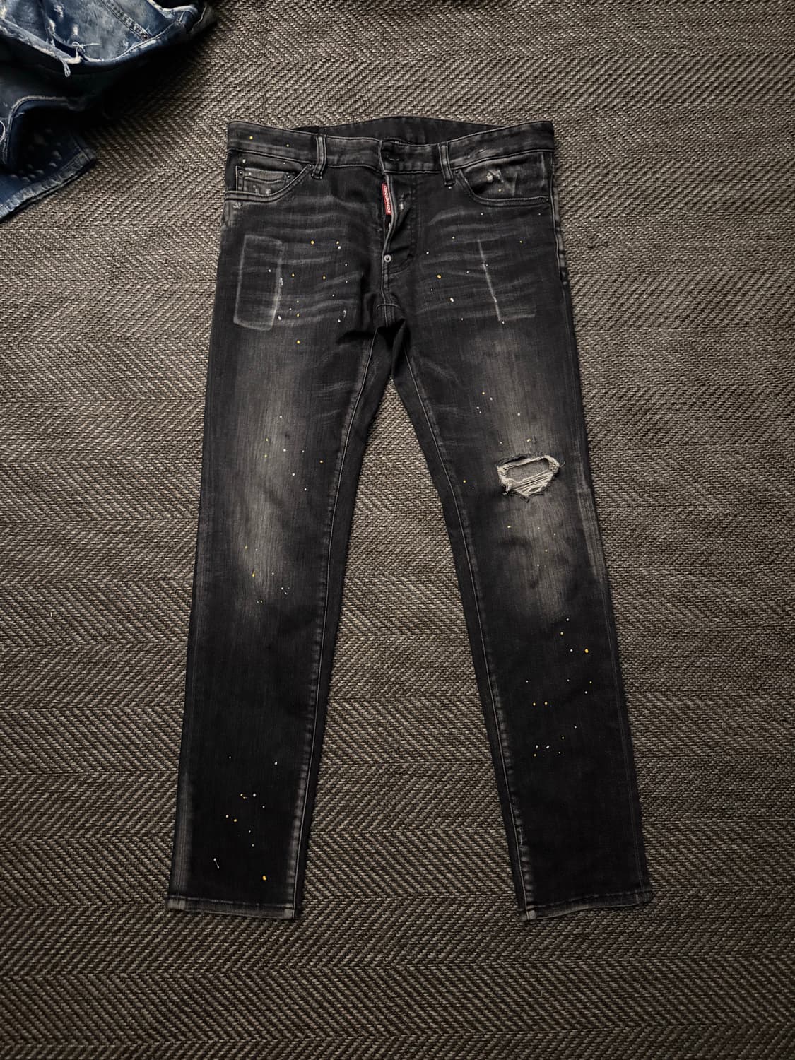 디스퀘어드 21ss 페인팅 스팟 무릎 디스 슬림 진 44 상품이미지1