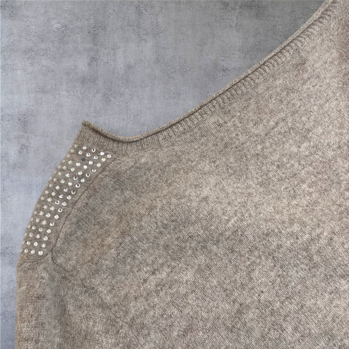 Maison123 베이지 캐시미어100 브이넥 니트 42/44  상품이미지6