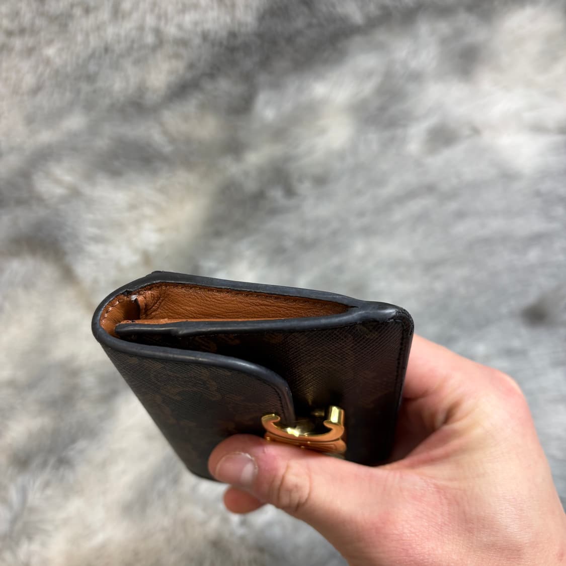 셀린느 트리옹프 플랩 카드지갑 상품이미지3