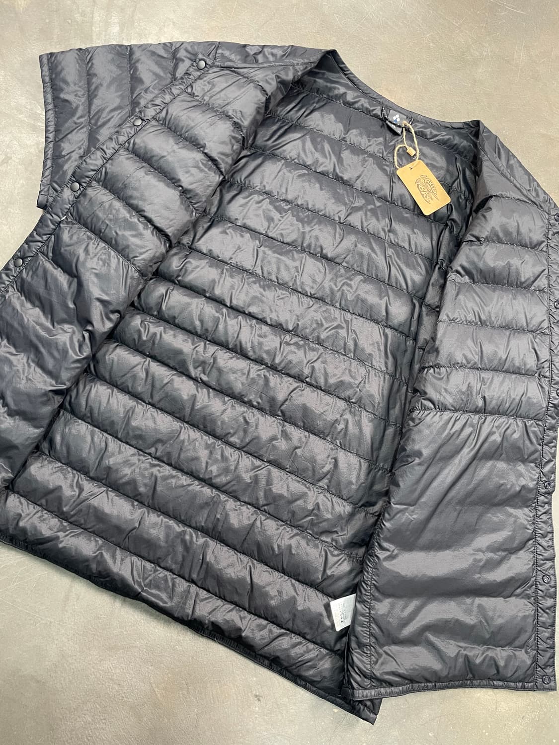 재팬 몽벨 패딩 반팔 상품이미지3